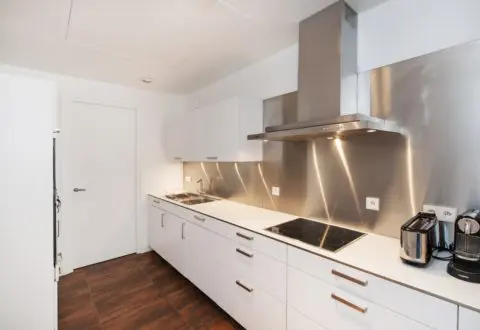 Location appartement 2 pièces à Paris, Rue Lord Byron