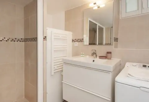 Location appartement 2 pièces à Paris, Rue Poulletier