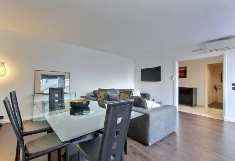 2&nbsp;bedrooms apartment rental in Paris, Rue de Berri