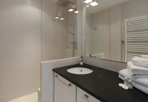 Location appartement 2 pièces à Paris, Rue de l'Épée de Bois