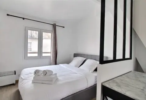 Location appartement 2 pièces à Paris, Rue Bonaparte