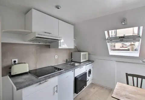 Location appartement 2 pièces à Paris, Rue Bonaparte