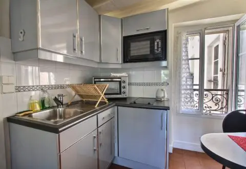 Studio rental in Paris, Rue de Grenelle