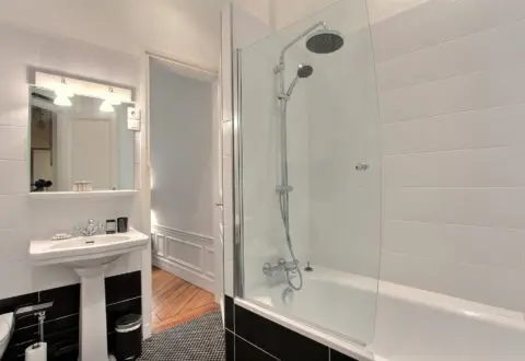 Location appartement 4 pièces à Paris, Rue du Regard