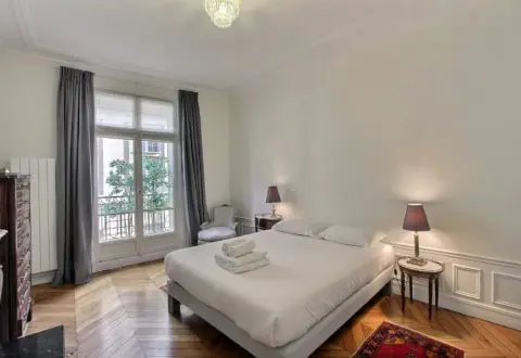 Location appartement 4 pièces à Paris, Rue du Regard