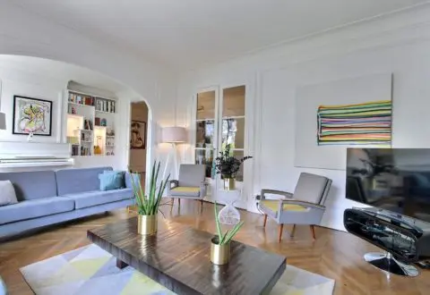 3 bedrooms apartment rental in Paris, Rue de l'Université