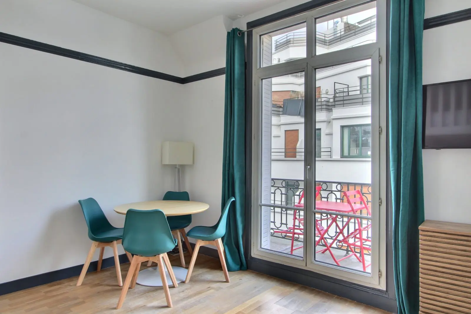 Studio meublé à Paris, Avenue des Champs-Élysées