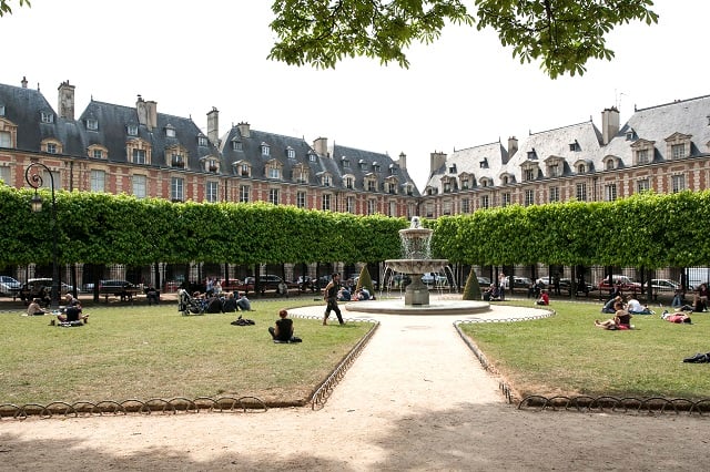 Apartments for rent in the 4th arrondissement, Place des Vosges