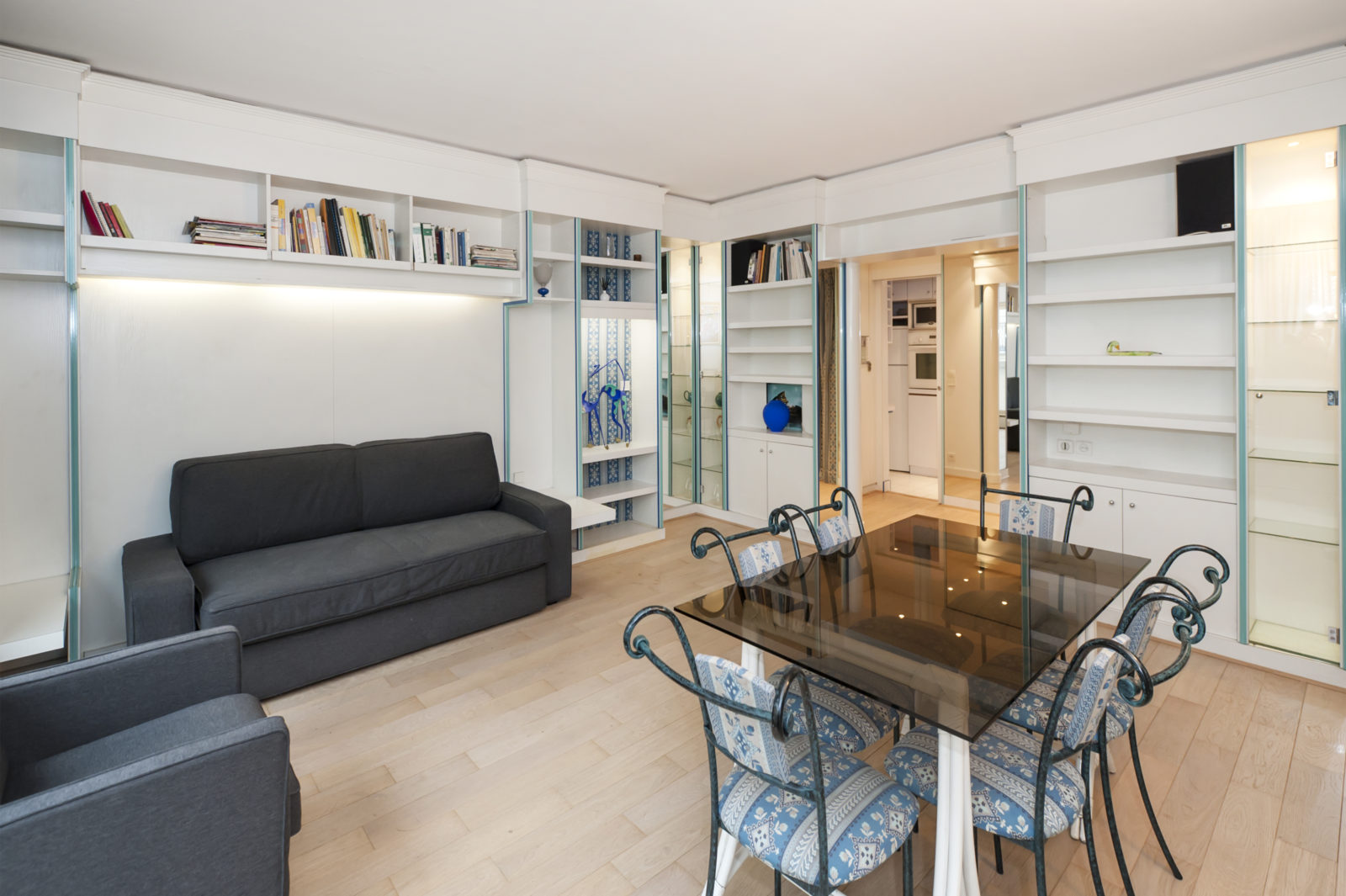 1 bedroom apartment rental in Paris, Rue de Berri
