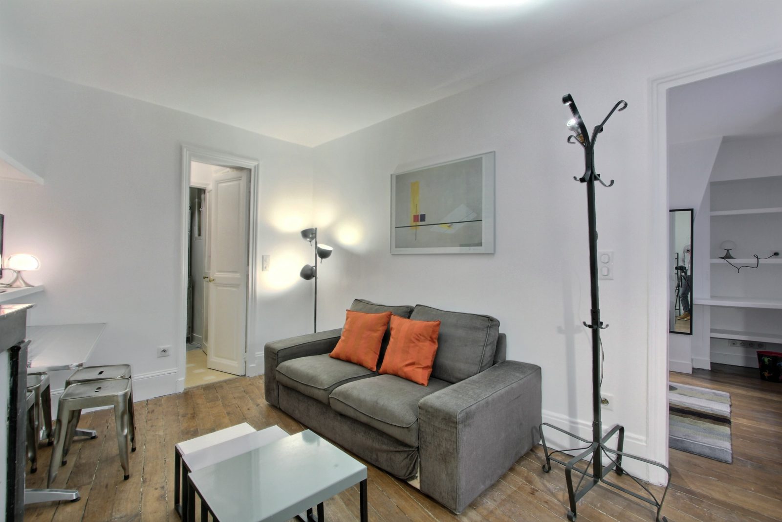 Location appartement 2 pièces à Paris, Rue du Four