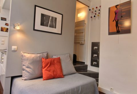 Studio rental in Paris, Rue de Seine