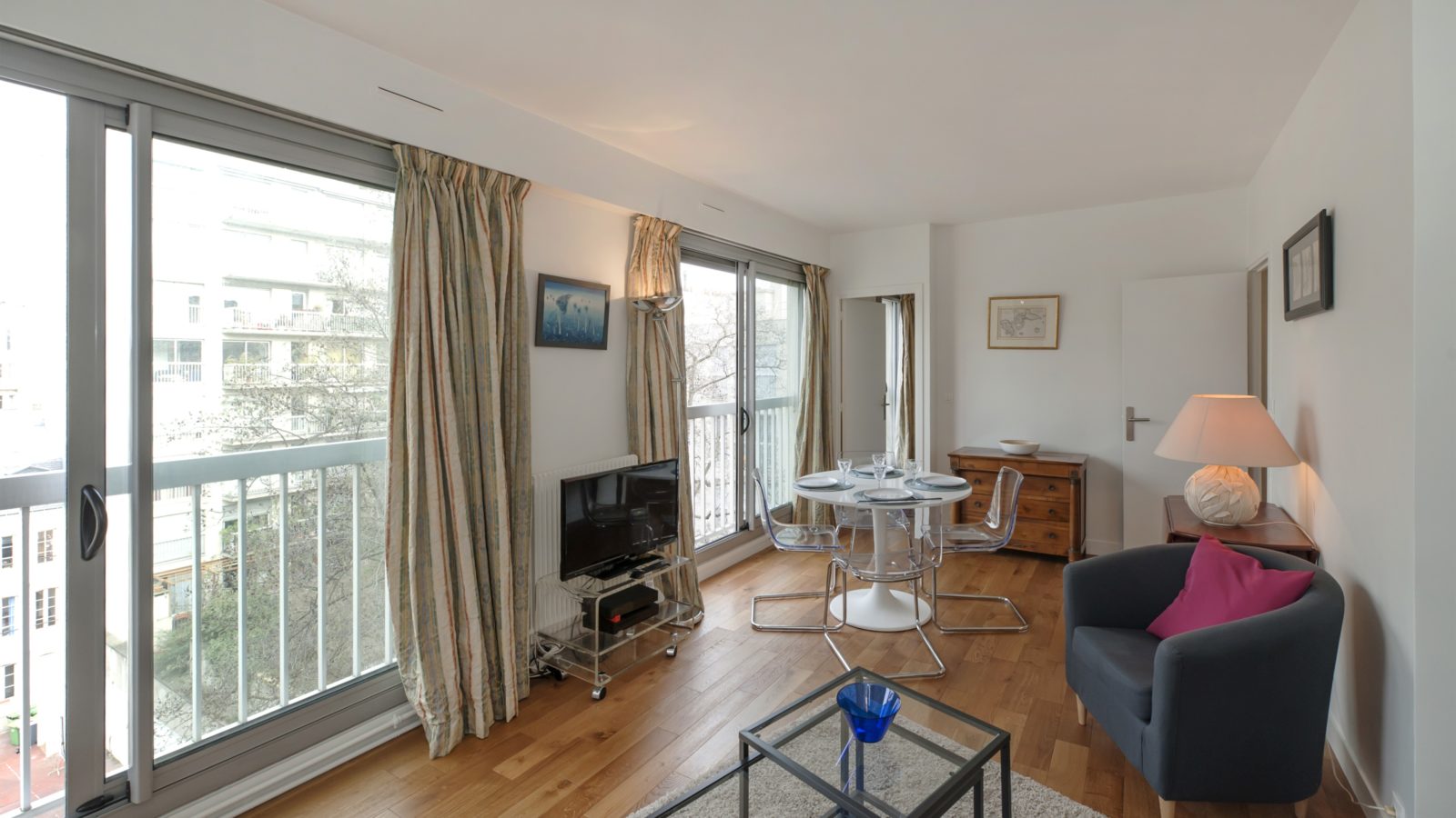 2 bedrooms apartment rental in Paris, Rue du Montparnasse