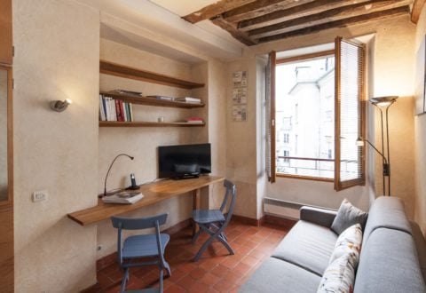 Studio rental in Paris, Rue du Dragon