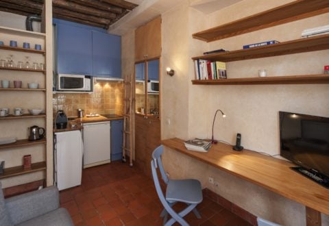 Studio rental in Paris, Rue du Dragon