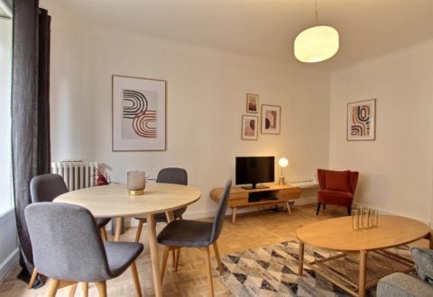 2 bedrooms apartment rental in Paris, Rue de Fleurus