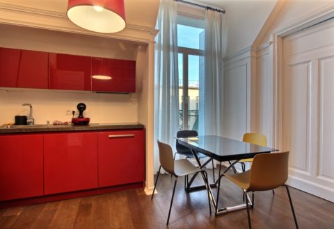 Location appartement 2 pièces à Paris, Avenue des Champs-Élysées