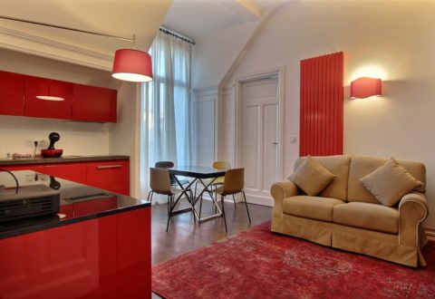 Location appartement 2 pièces à Paris, Avenue des Champs-Élysées