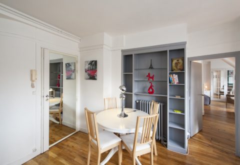 Location appartement 2 pièces à Paris, Rue Jean-Jacques Rousseau