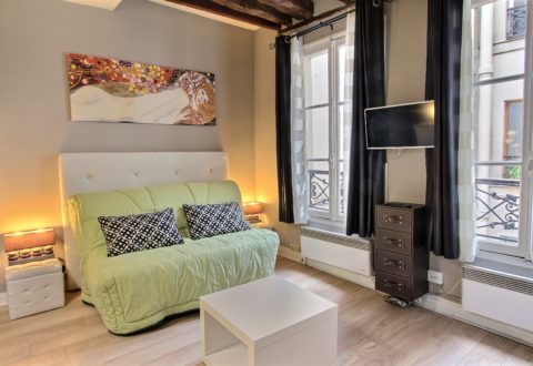 Furnished apartment Studio in Paris 1st, Rue de l'Arbre Sec
