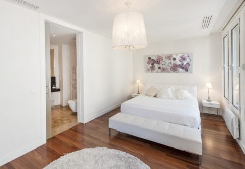 1 bedroom apartment rental in Paris, Rue Lord Byron