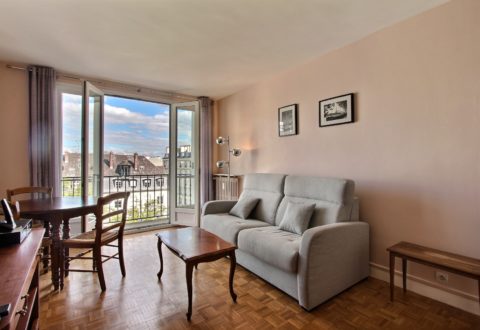 Appartement meublé 2 pièces à Paris 5e, Rue Geoffroy-Saint-Hilaire