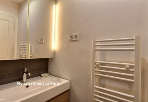 Location appartement 2 pièces à Paris, Rue Saint-Romain
