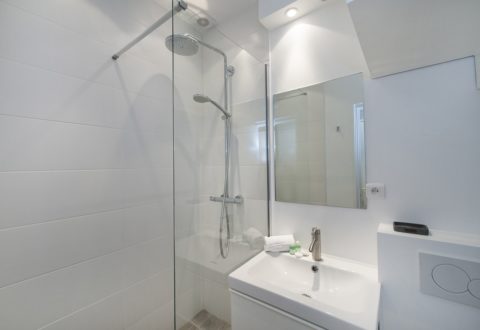 Location appartement 2 pièces à Paris, Rue du Roi Doré