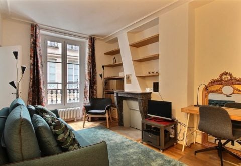 1 bedroom apartment rental in Paris, Rue de Bourbon le Château