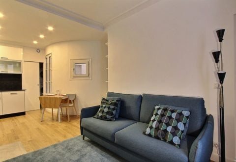 Location appartement 2 pièces à Paris, Rue de Bourbon le Château