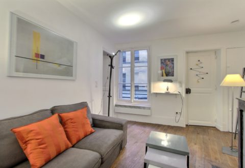 Location appartement 2 pièces à Paris, Rue du Four