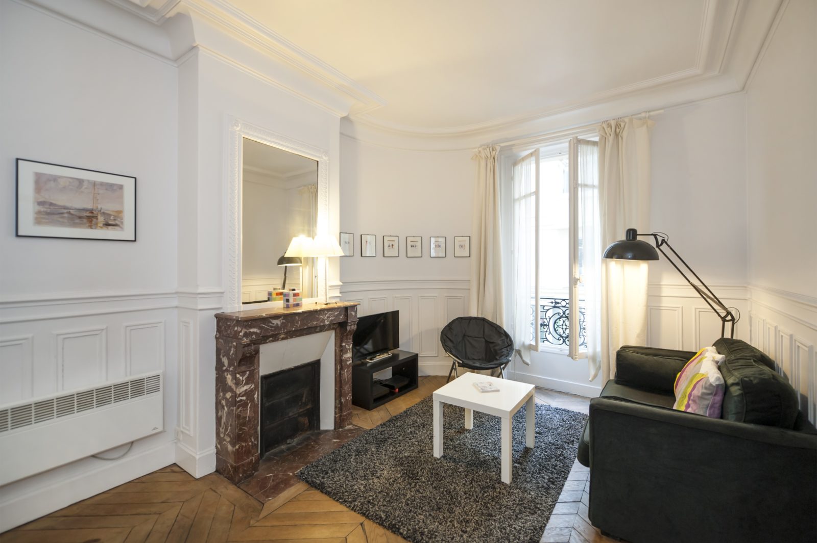 2 bedrooms apartment rental in Paris, Rue Dauphine