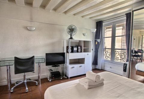 Studio rental in Paris, Rue de Grenelle