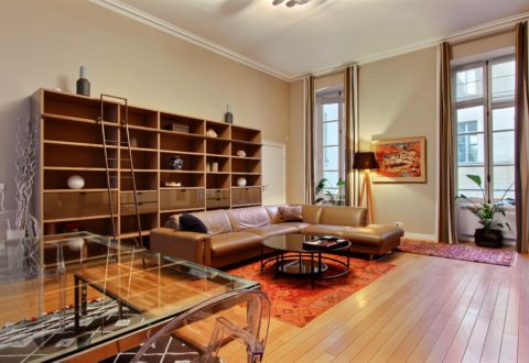 2 bedrooms apartment rental in Paris, Rue Pastourelle