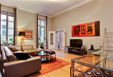 2 bedrooms apartment rental in Paris, Rue Pastourelle