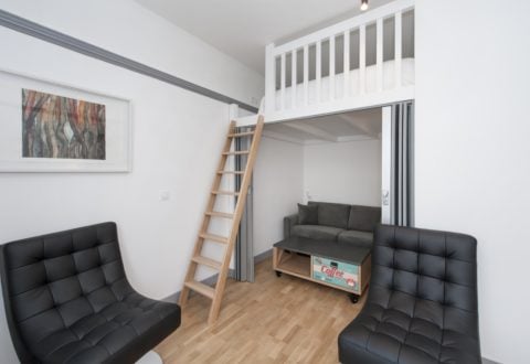 Studio rental in Paris, Avenue des Champs-Élysées