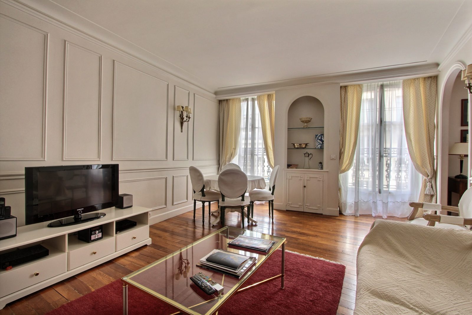 2 bedrooms apartment rental in Paris, Rue de Richelieu