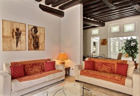 Furnished apartment 2 bedrooms in Paris 6th, Rue Saint-André des Arts