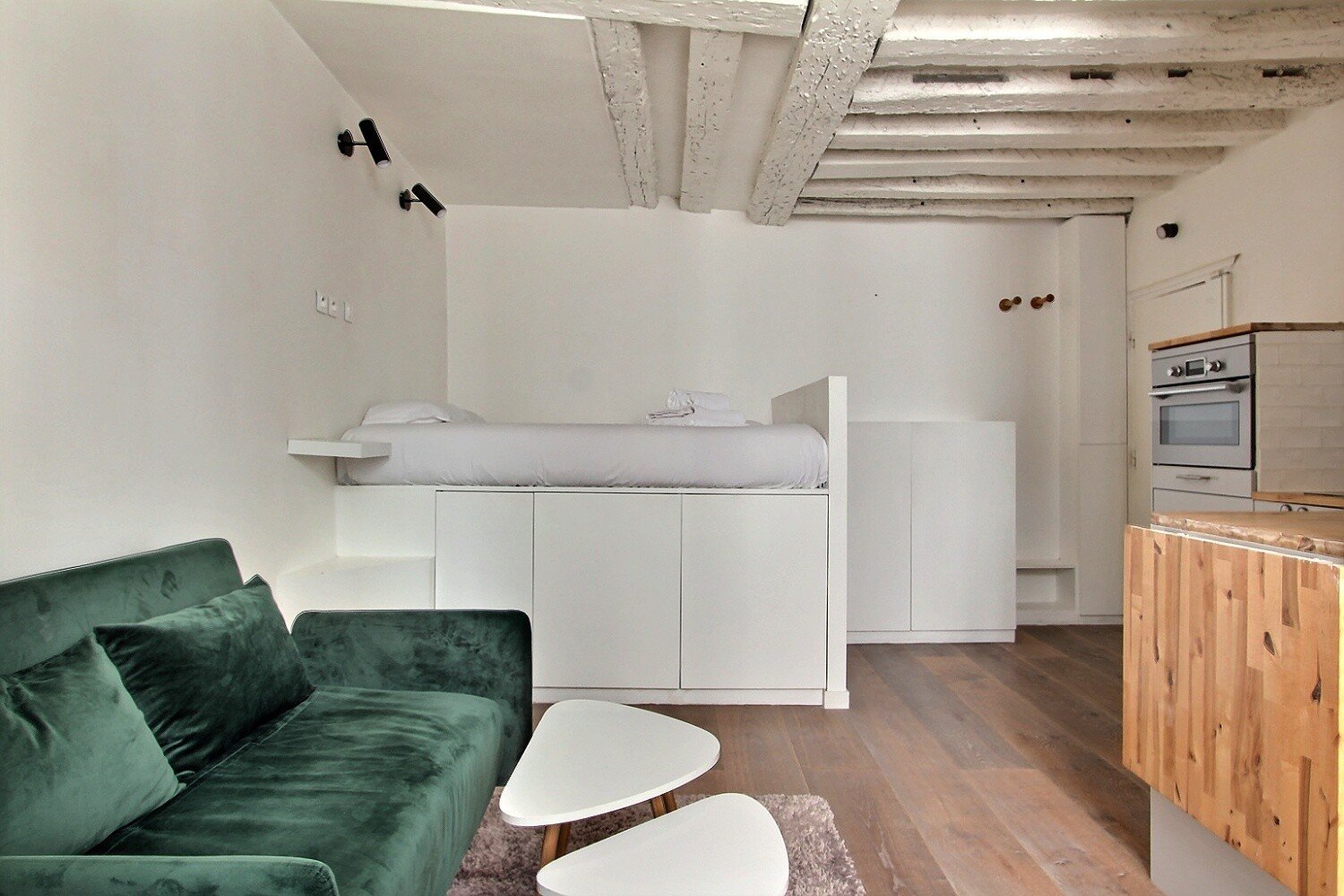 Studio rental in Paris, Rue Dauphine