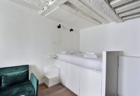 Studio rental in Paris, Rue Dauphine