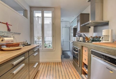 3 bedrooms apartment rental in Paris, Rue de l'Amiral Roussin