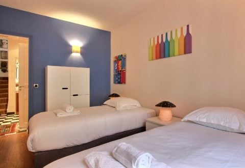 3 bedrooms apartment rental in Paris, Rue de l'Amiral Roussin