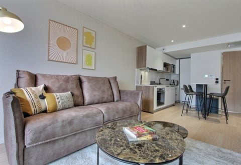Location appartement 2 pièces à Paris, Rue de Lourmel