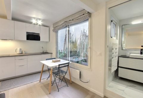 Studio meublé à Paris, Rue Servandoni