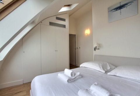 2 bedrooms apartment rental in Paris, Rue Lagrange