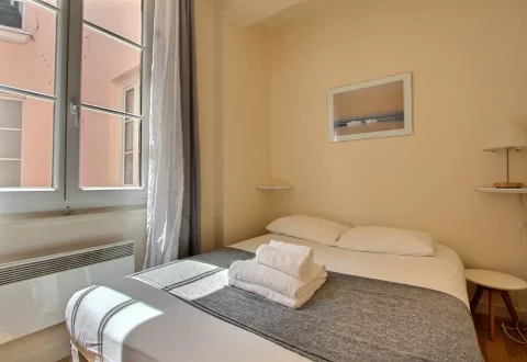 1 bedroom apartment rental in Paris, Rue Mazarine