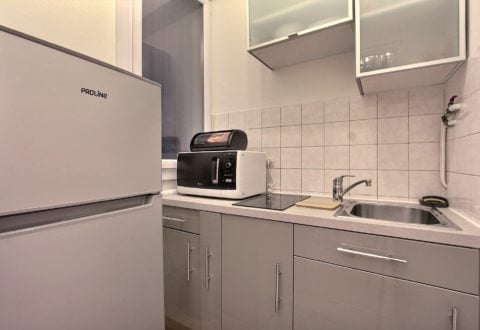 Location appartement 2 pièces à Paris, Rue Saint-Lambert