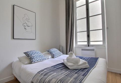 2 bedrooms apartment rental in Paris, Rue Pastourelle