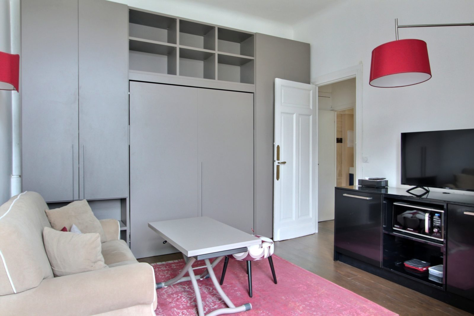 1 bedroom apartment rental in Paris, Avenue des Champs-Élysées