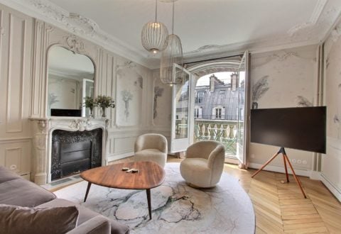 Appartement meublé 4 pièces à Paris 1er, Rue du Louvre