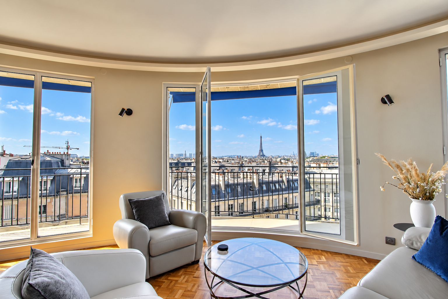 2&nbsp;bedrooms apartment rental in Paris, Boulevard Raspail